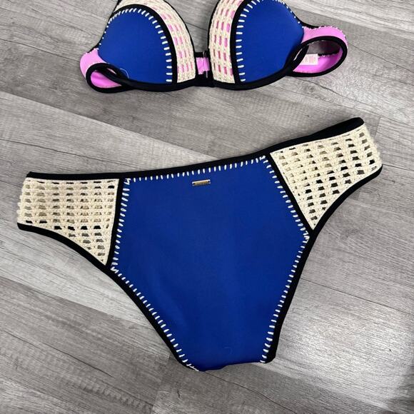 Victoria’s Secret Crochet Bikini Set Blue Pink Color Block 32B Medium - Picture 3 of 10